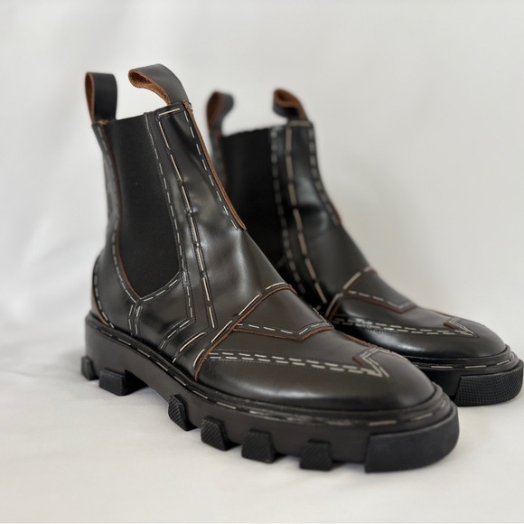 😍Balenciaga Chelsea Boot 😍 - Picture 2 of 9